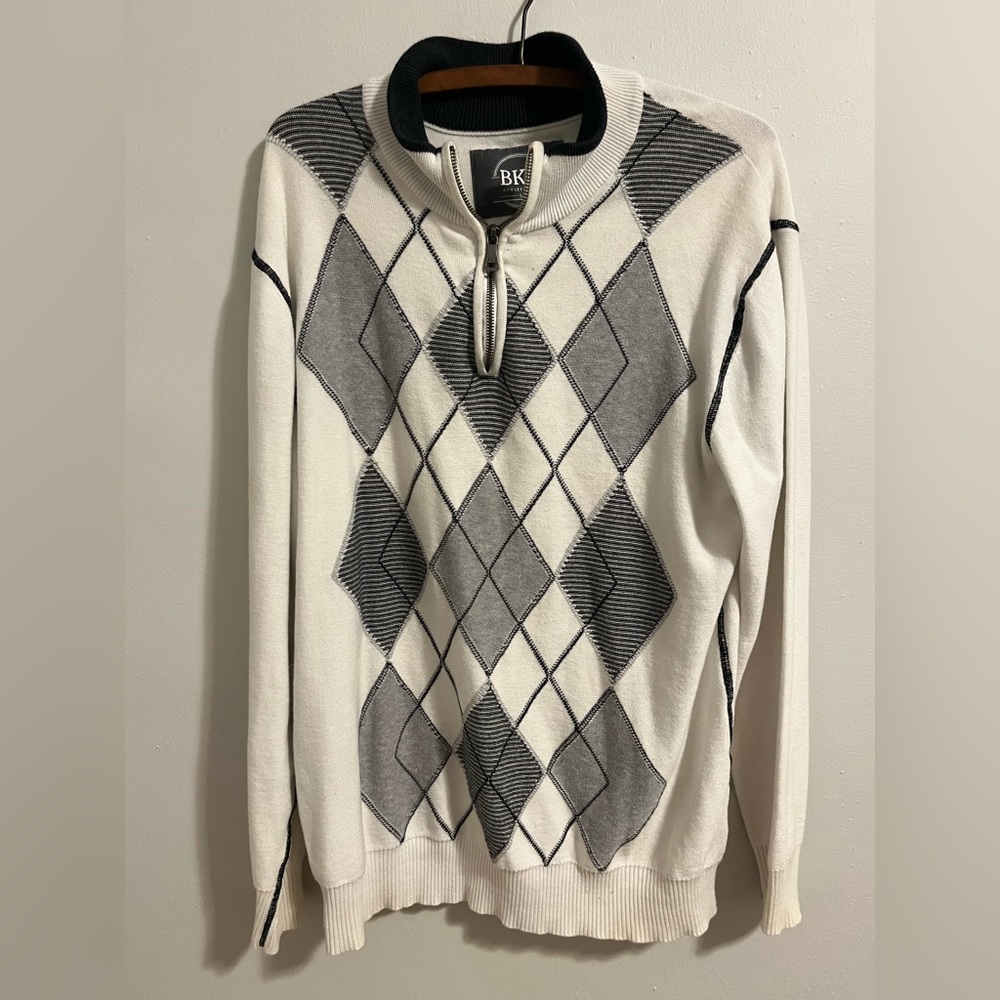 BKE Buckle Mens Size L Quarter Zip White/Black/Gray Argyle Check Knit Sweater